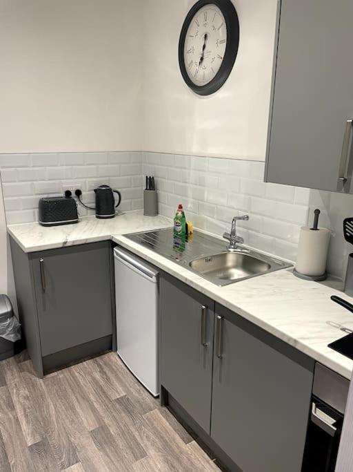 #4Bs 1 Bed Serviced Apartment Derby Kültér fotó