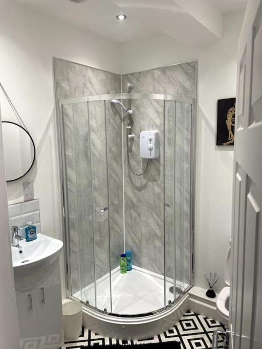 #4Bs 1 Bed Serviced Apartment Derby Kültér fotó